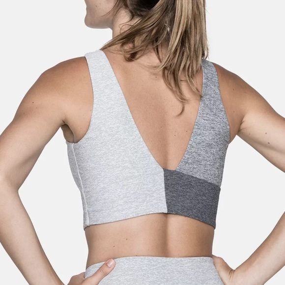 Outdoor Voices Tops - Outdoor Voices Original Venus Crop top/Bra